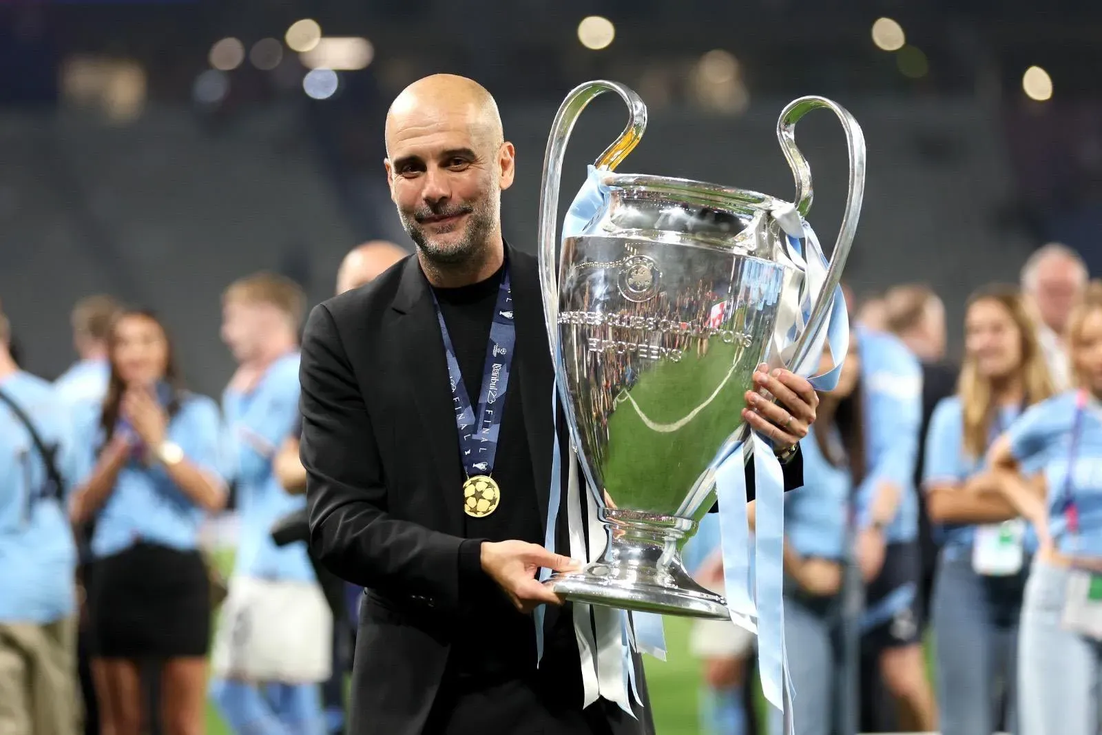 Guardiola apoia Man City: "Vamos superar isto juntos"